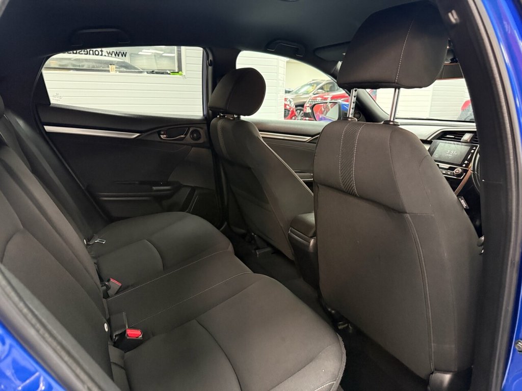 Used Honda Civic 2018 for sale - 76783840: Photo 4