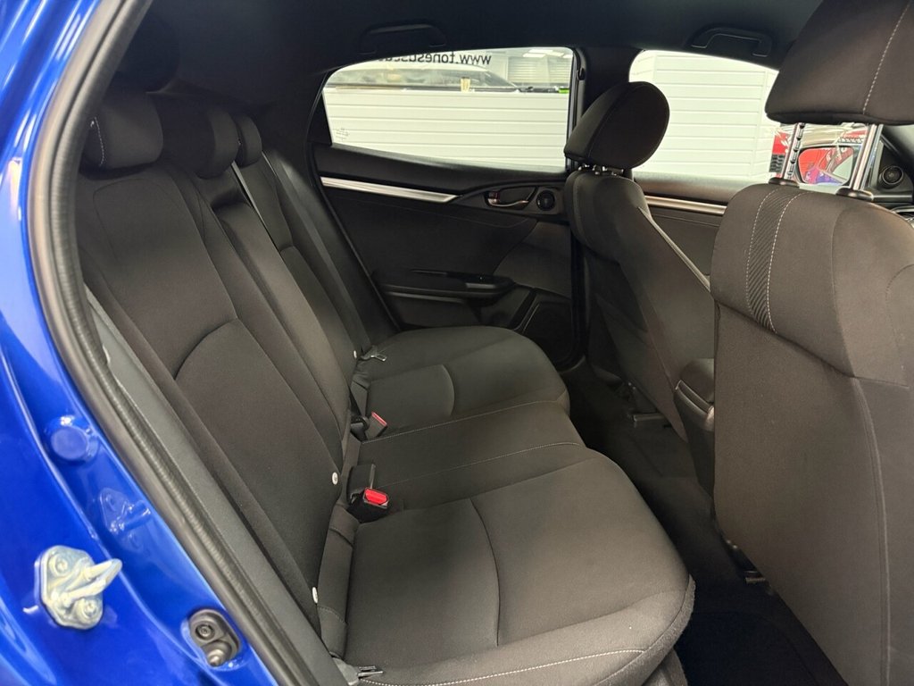 Used Honda Civic 2018 for sale - 76783840: Photo 5