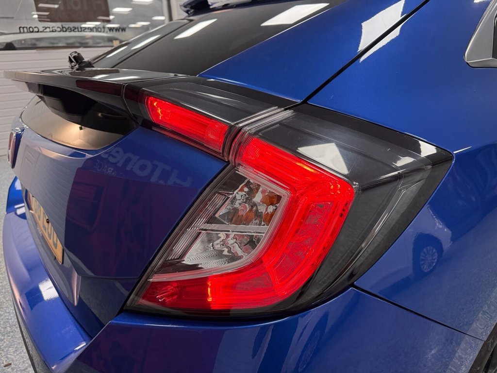 Used Honda Civic 2018 for sale - 76783840: Photo 7