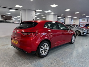 Used Renault Megane 2017 for sale - 76776590: Photo