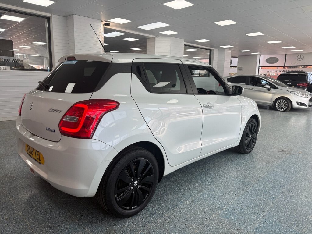 Used Suzuki Swift 2018 for sale - 76776557: Photo 2