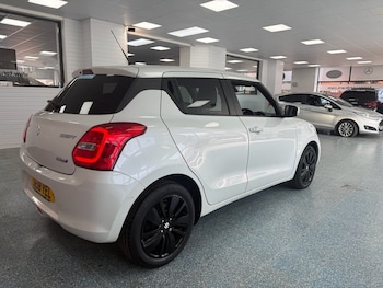 Used Suzuki Swift 2018 for sale - 76776557: Photo