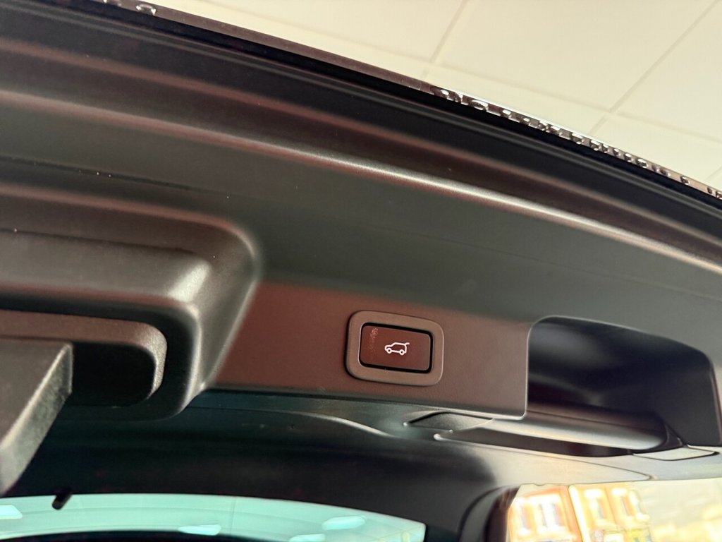 Used Jaguar F-Pace 2018 for sale - 76909779: Photo 13