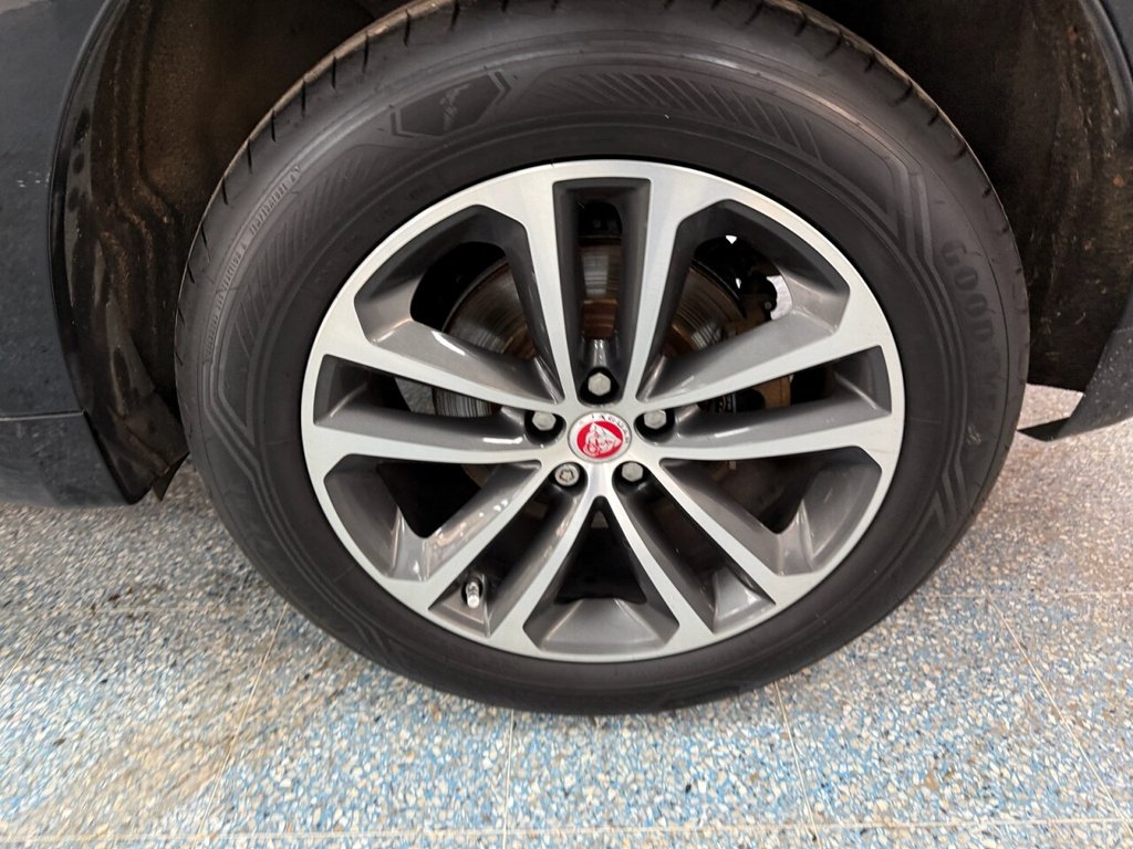 Used Jaguar F-Pace 2018 for sale - 76909779: Photo 15