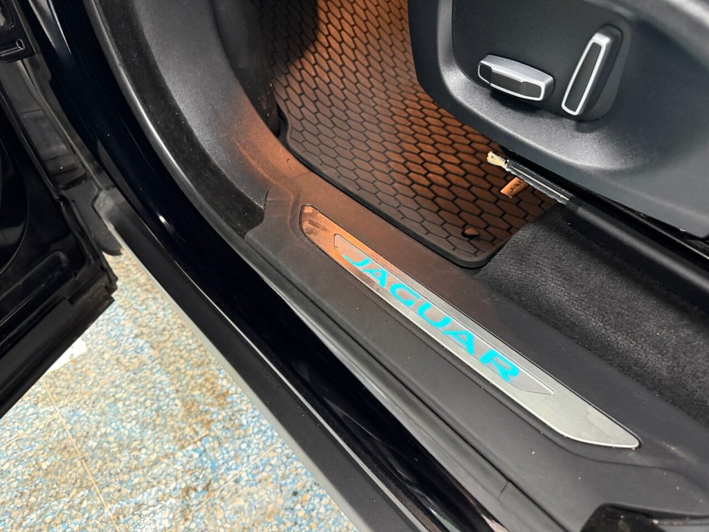 Used Jaguar F-Pace 2018 for sale - 76909779: Photo 21