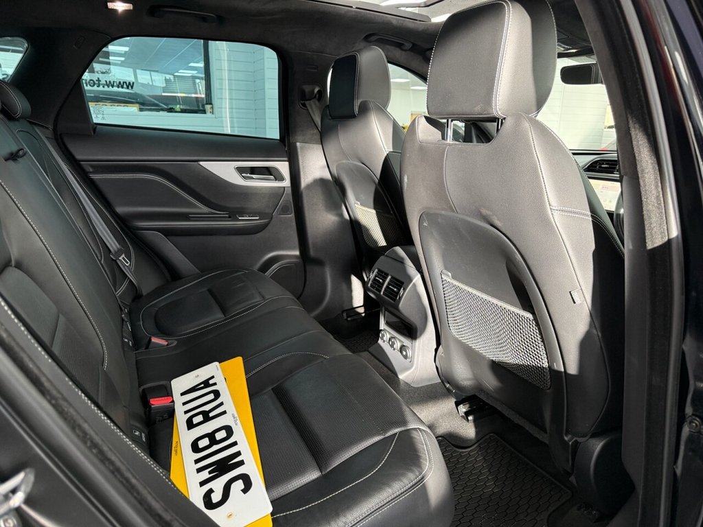 Used Jaguar F-Pace 2018 for sale - 76909779: Photo 4