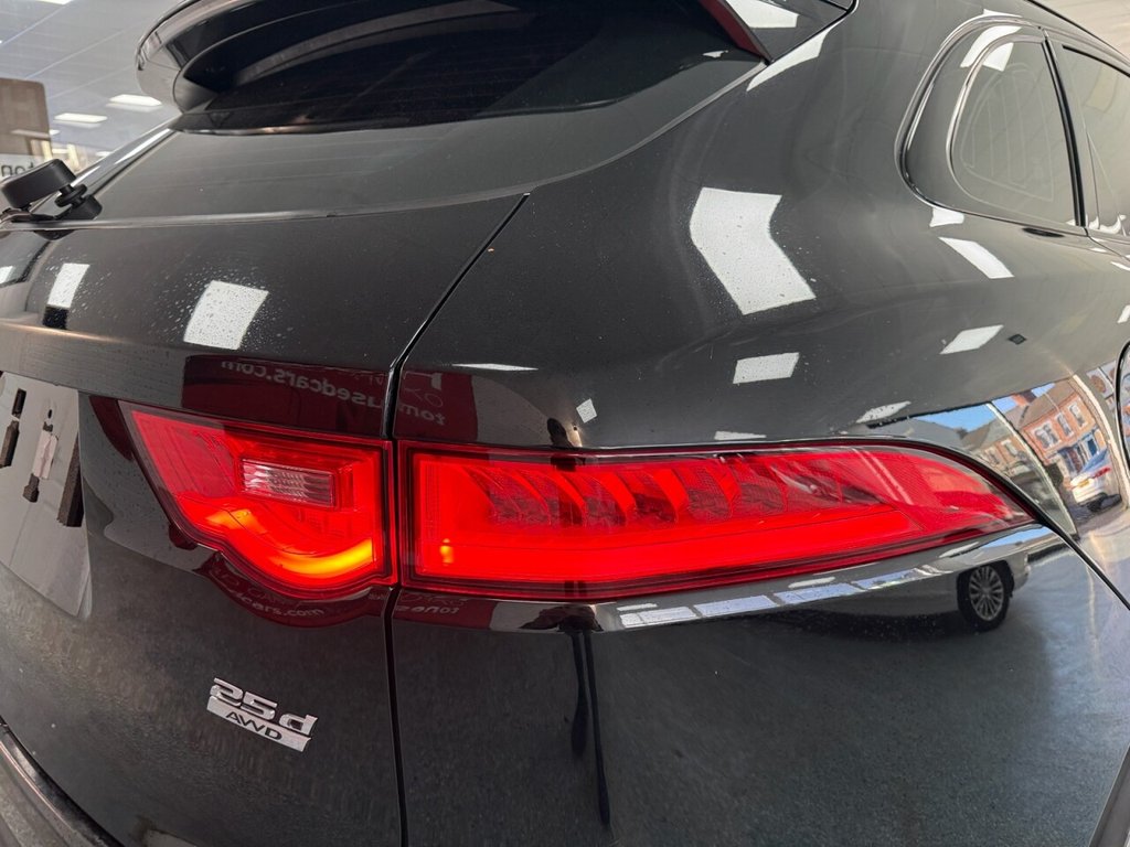 Used Jaguar F-Pace 2018 for sale - 76909779: Photo 8