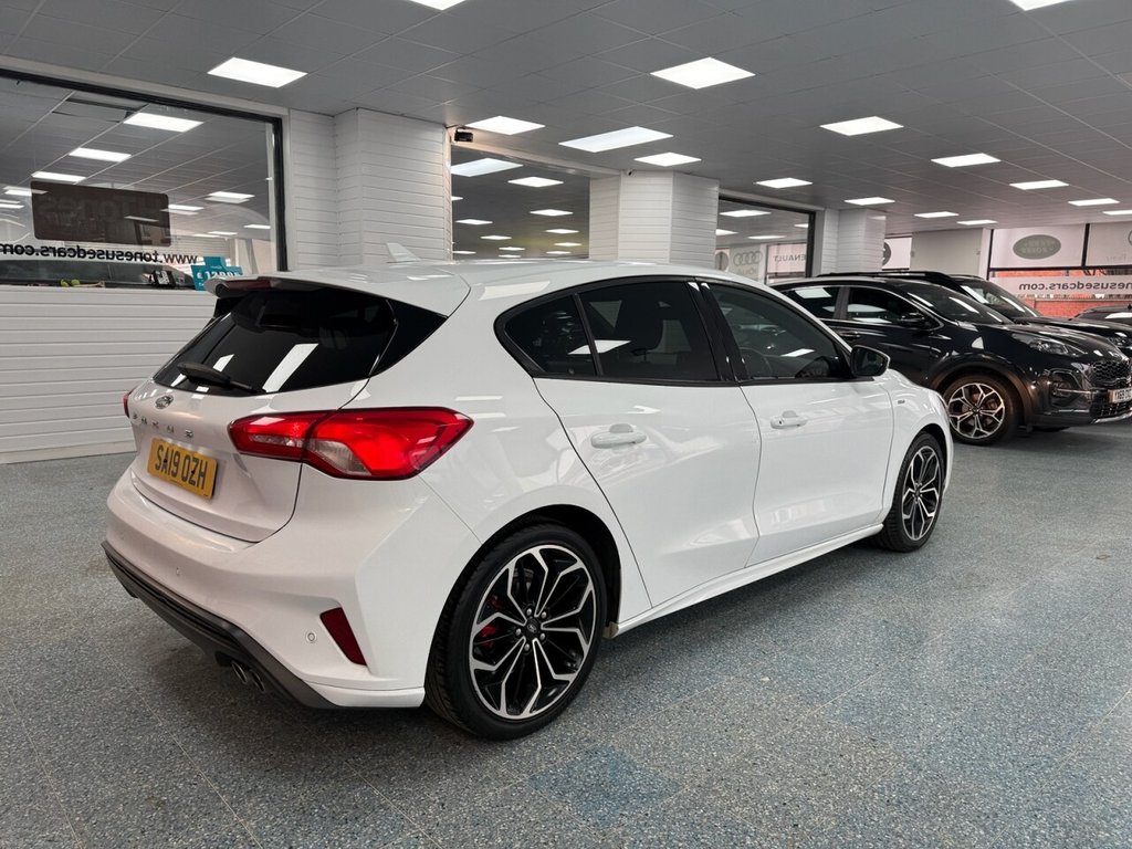 Used Ford Focus 2019 for sale - 76776702: Photo 2