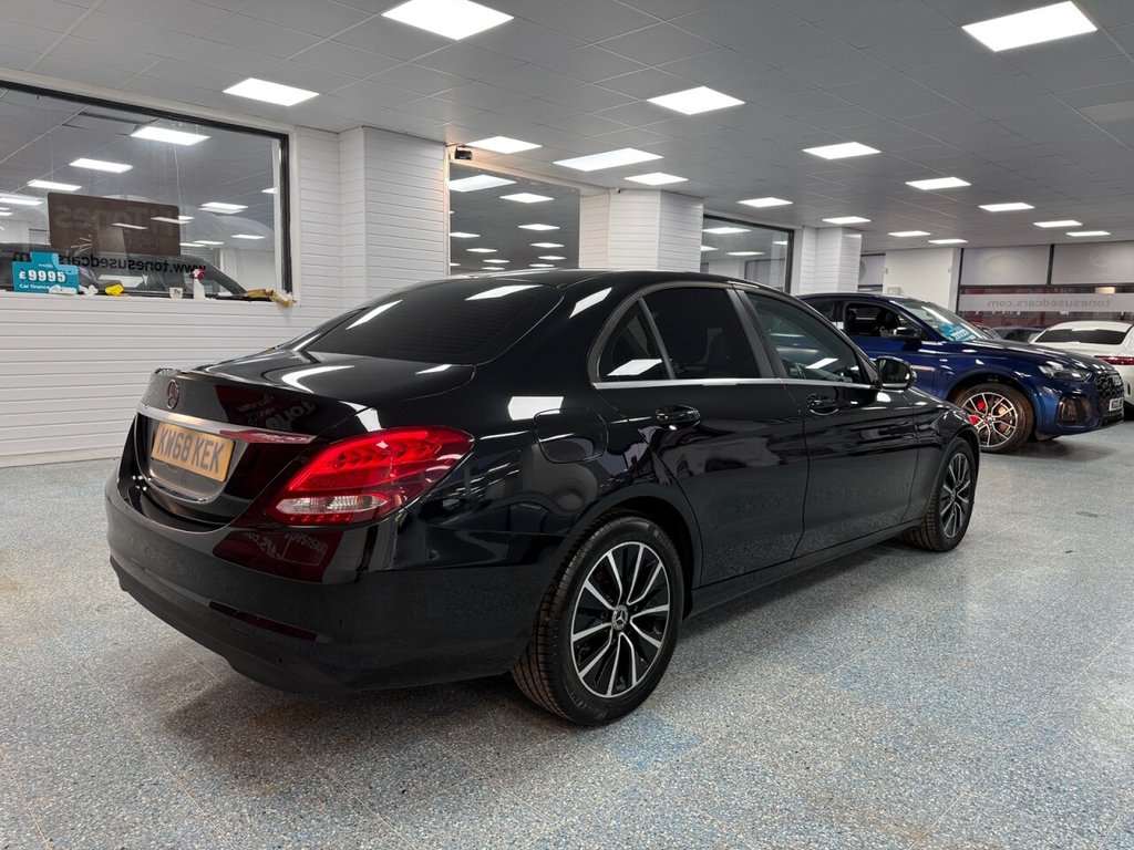 Used Mercedes-Benz C Class 2018 for sale - 77422668: Photo 2