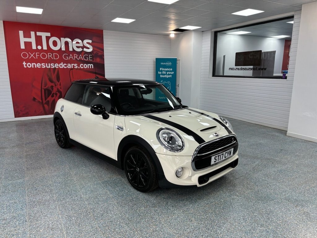 Used Ford Kuga 2017 for sale - 76776709: Photo 2