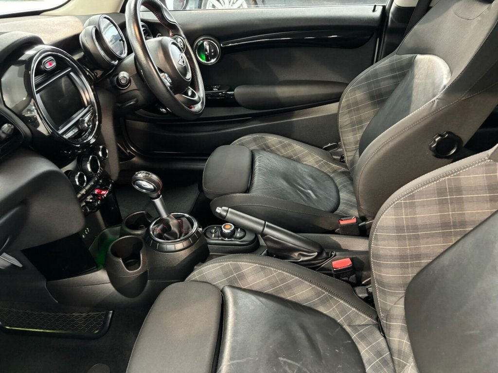 Used Ford Kuga 2017 for sale - 76776709: Photo 32