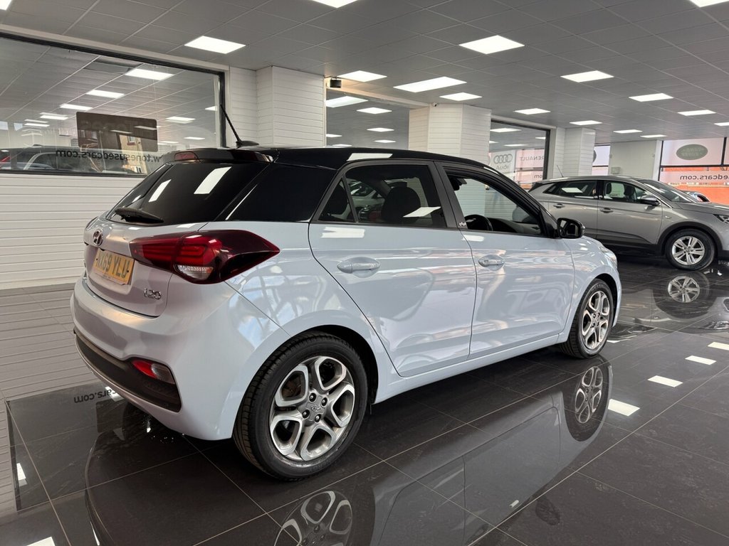 Used Hyundai i20 2019 for sale - 78180851: Photo 2
