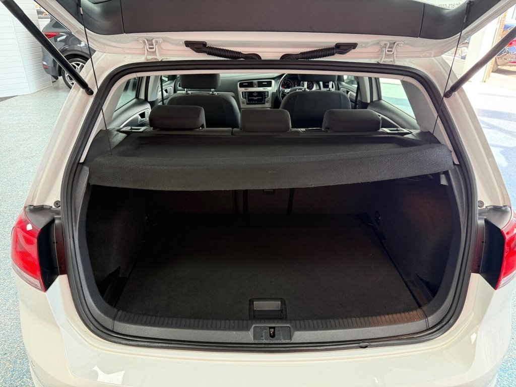 Used Volkswagen Golf 2017 for sale - 76776675: Photo 10