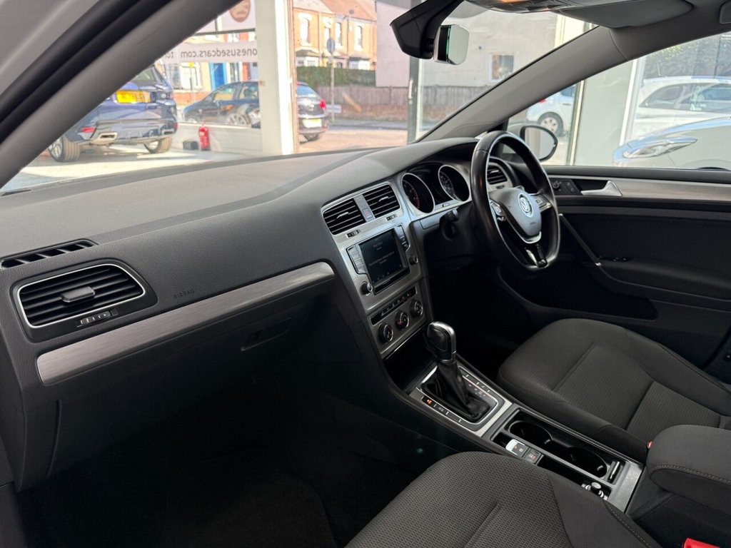 Used Volkswagen Golf 2017 for sale - 76776675: Photo 14