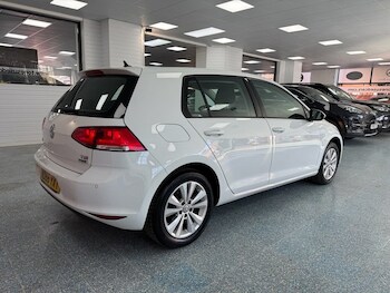 Used Volkswagen Golf 2017 for sale - 76776675: Photo