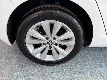 Used Volkswagen Golf 2017 for sale - 76776675: Photo