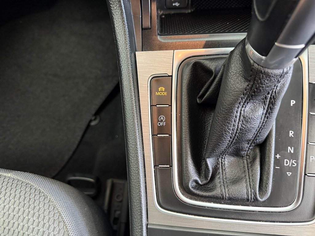 Used Volkswagen Golf 2017 for sale - 76776675: Photo 42