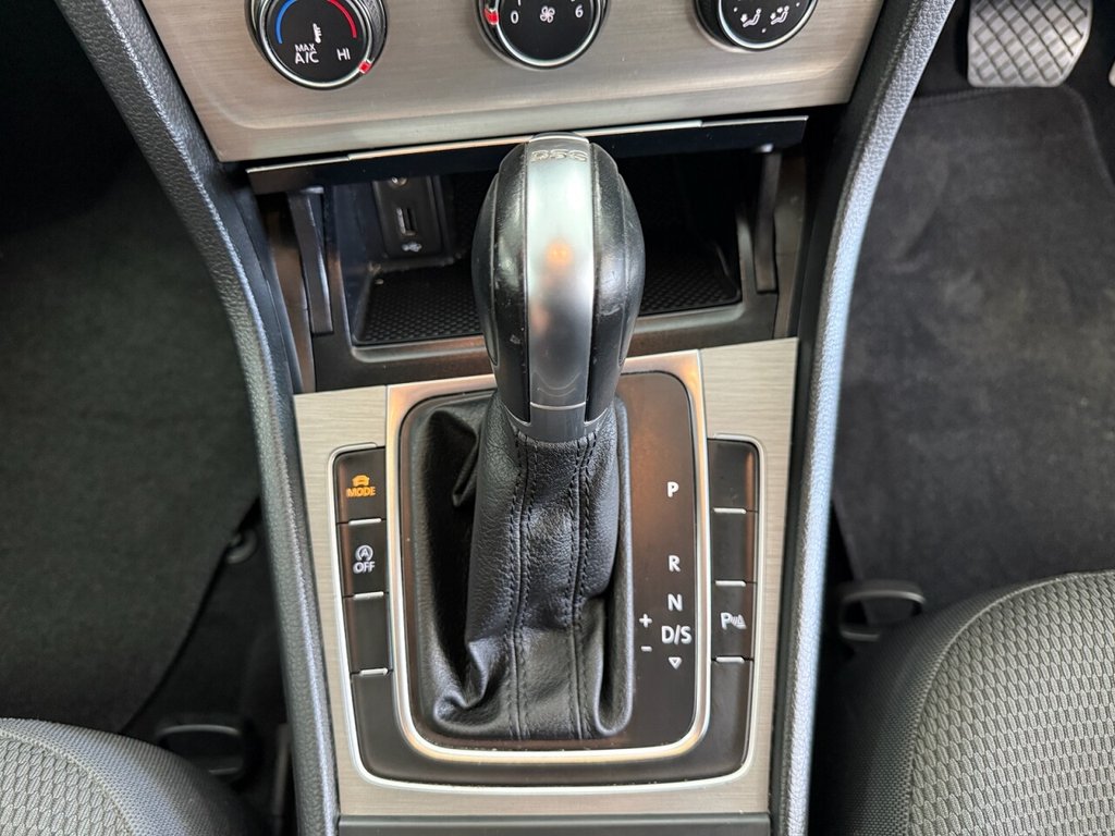 Used Volkswagen Golf 2017 for sale - 76776675: Photo 44