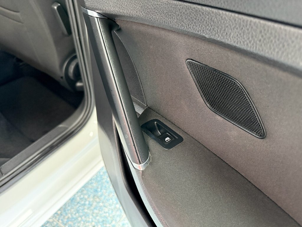 Used Volkswagen Golf 2017 for sale - 76776675: Photo 6