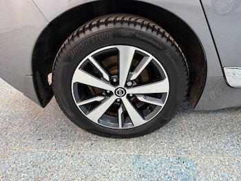 Used Nissan Leaf 2021 for sale - 76973075: Photo