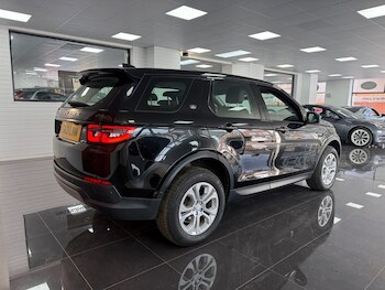 Used Land Rover Discovery Sport 2021 for sale - 78315378: Photo