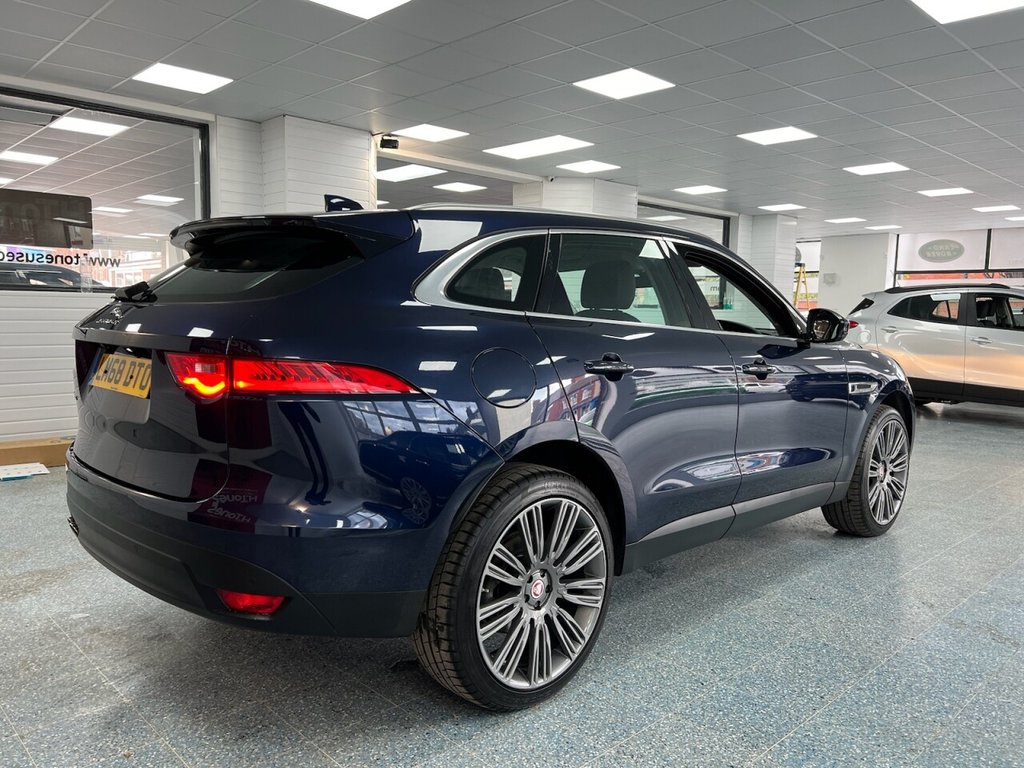 Used Jaguar F-Pace 2018 for sale - 77084046: Photo 2