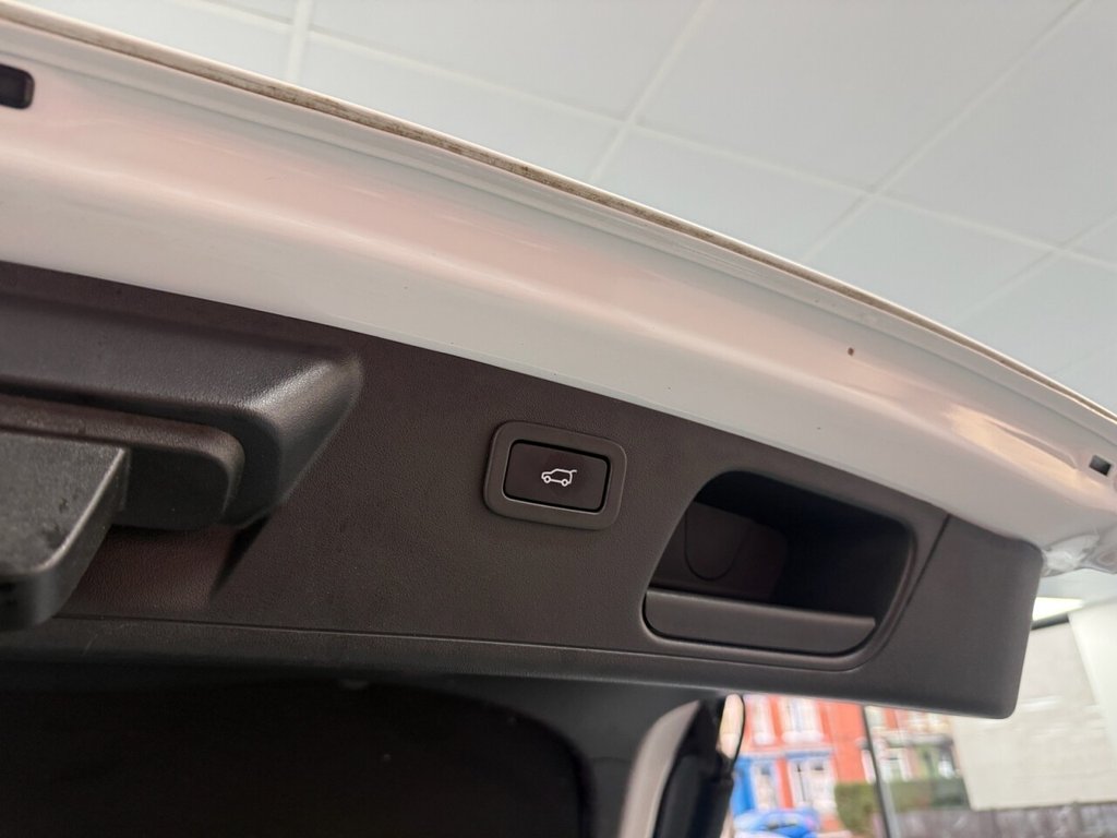 Used Jaguar E-Pace 2019 for sale - 76776553: Photo 12