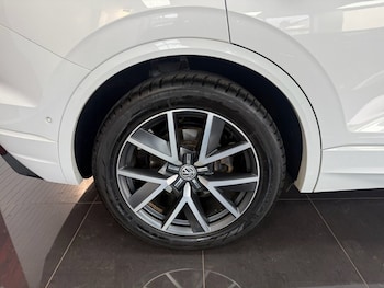 Used Volkswagen Touareg 2018 for sale - 79358488: Photo