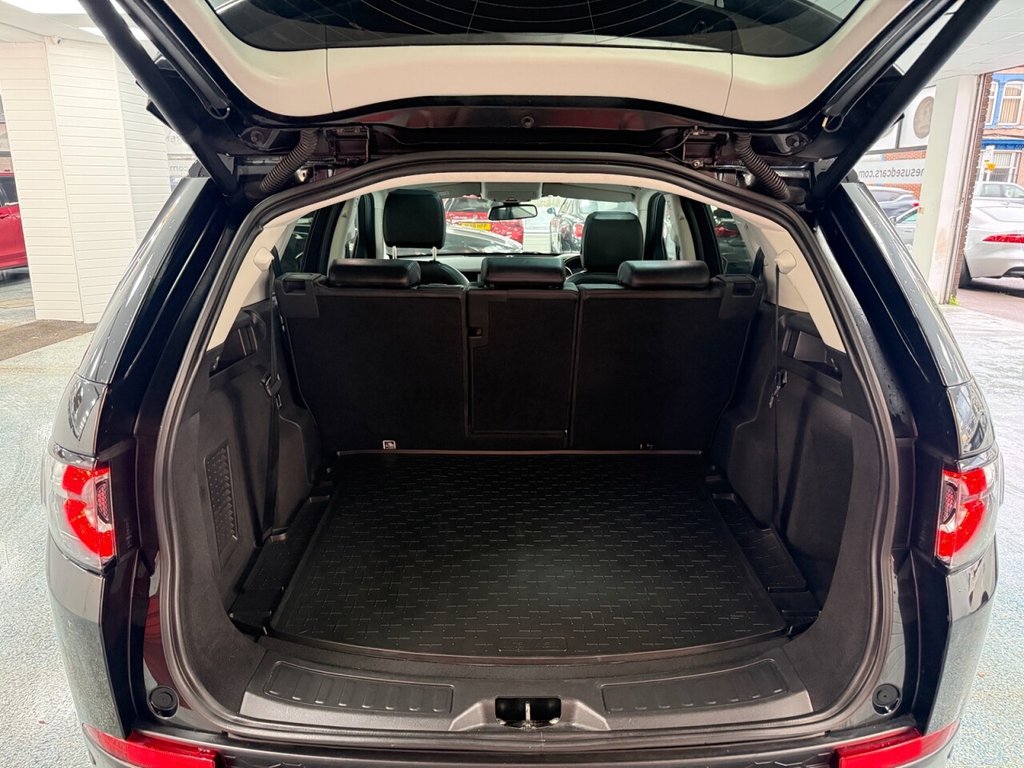 Used Land Rover Discovery Sport 2016 for sale - 76776652: Photo 11