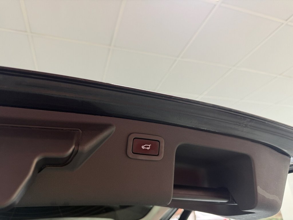 Used Land Rover Discovery Sport 2016 for sale - 76776652: Photo 12