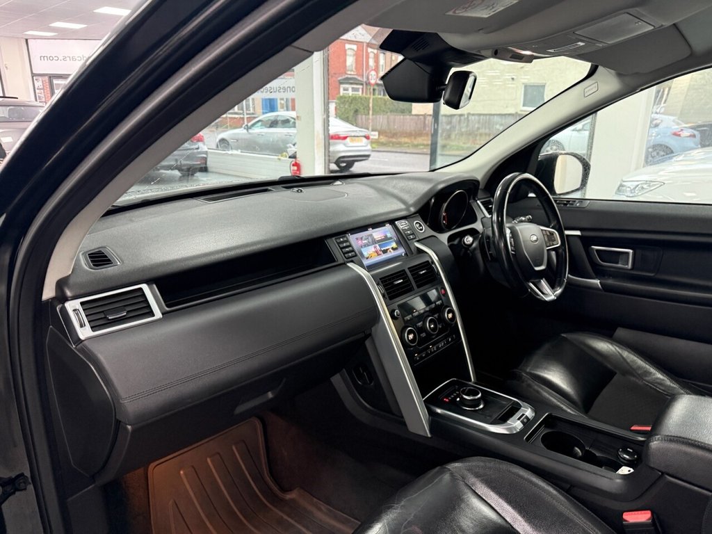 Used Land Rover Discovery Sport 2016 for sale - 76776652: Photo 16