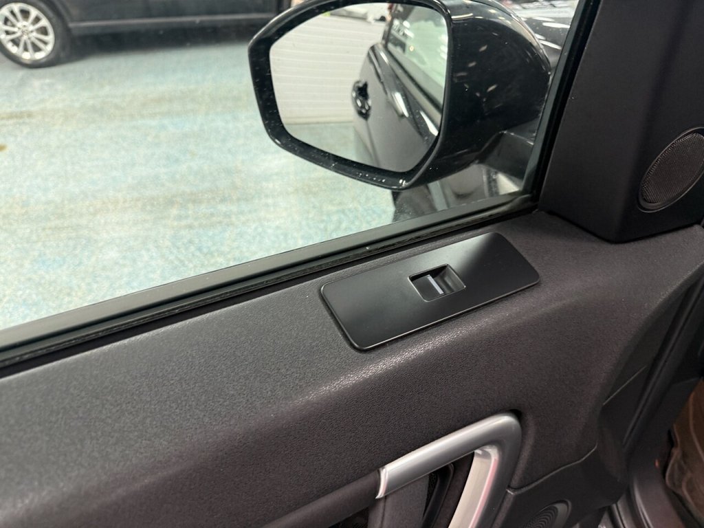 Used Land Rover Discovery Sport 2016 for sale - 76776652: Photo 19