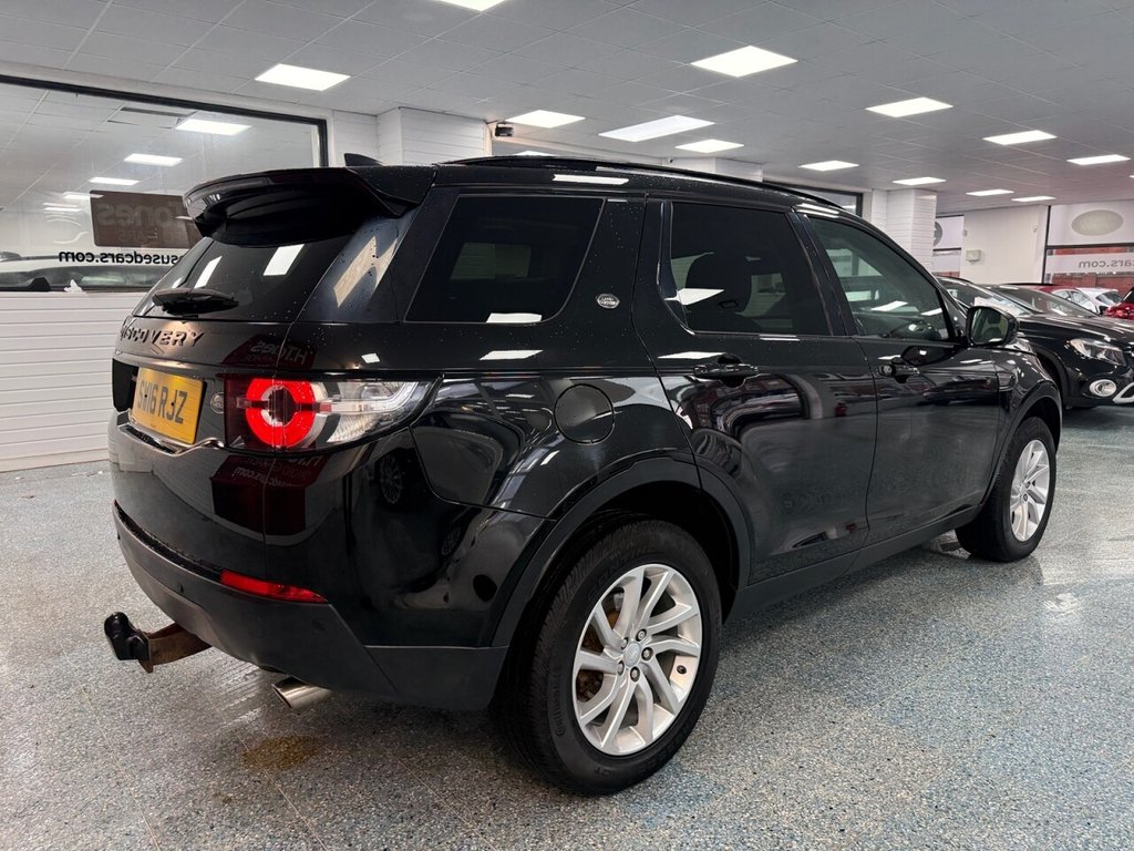 Used Land Rover Discovery Sport 2016 for sale - 76776652: Photo 2