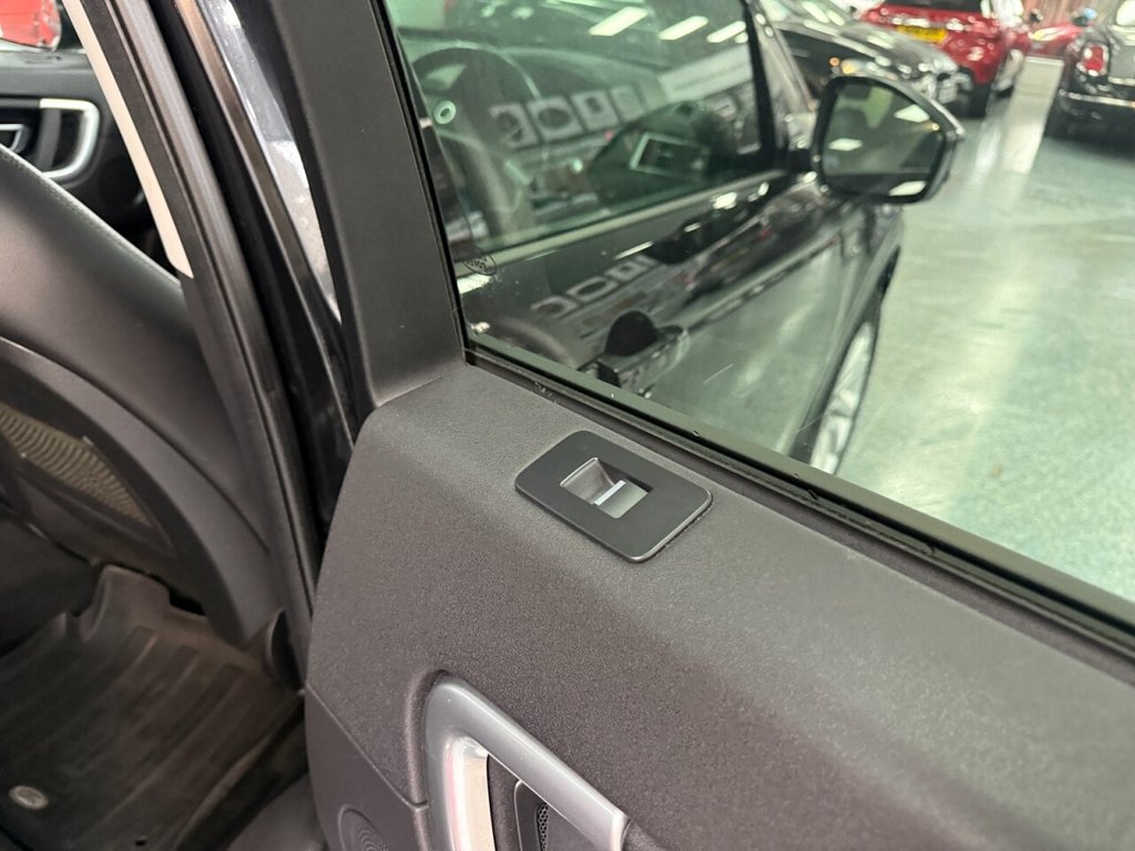 Used Land Rover Discovery Sport 2016 for sale - 76776652: Photo 7