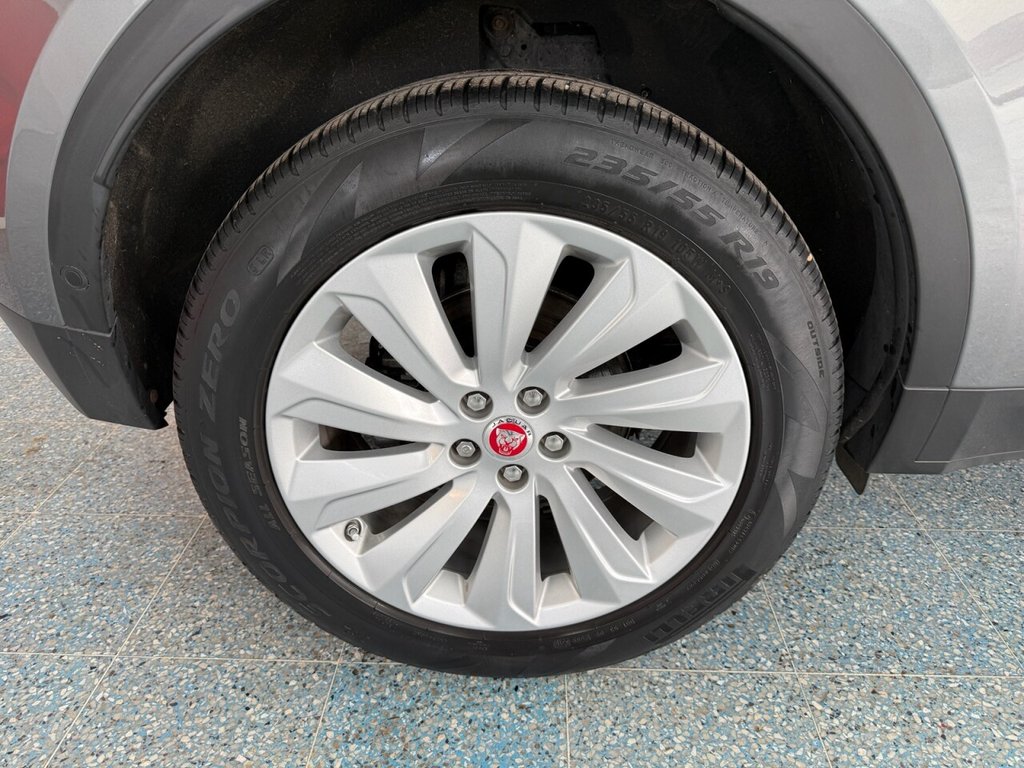 Used Jaguar E-Pace 2019 for sale - 76776696: Photo 3