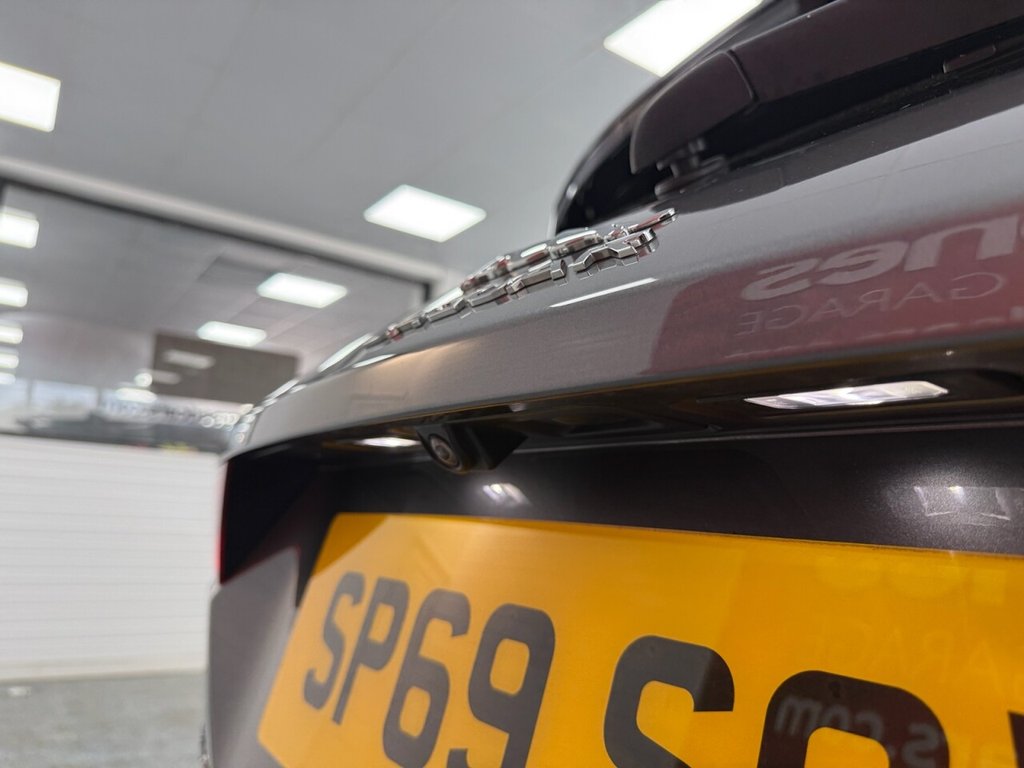 Used Jaguar E-Pace 2019 for sale - 76776696: Photo 8