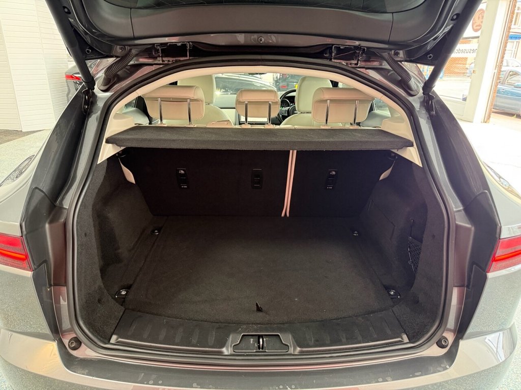 Used Jaguar E-Pace 2019 for sale - 76776696: Photo 9