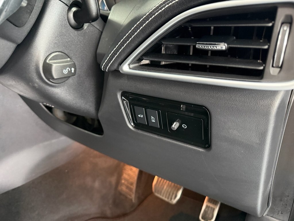 Used Jaguar F-Pace 2019 for sale - 76776581: Photo 35