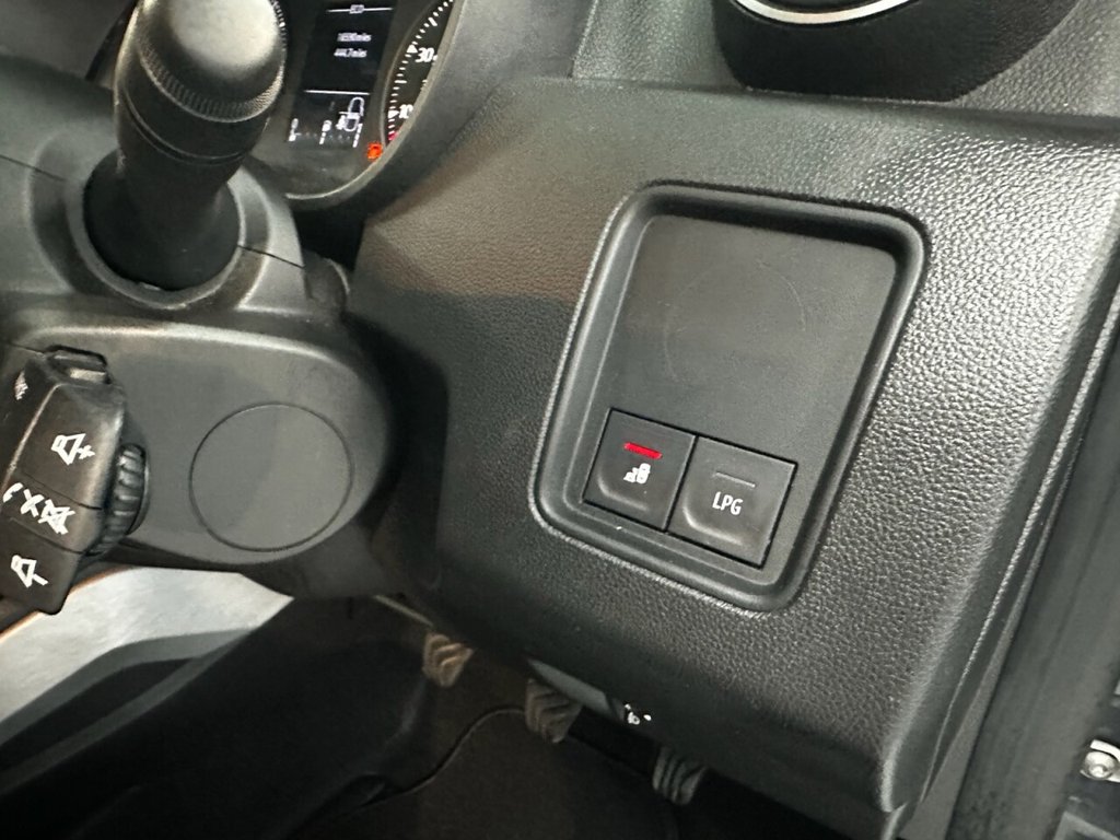 Used Dacia Duster 2023 for sale - 76776722: Photo 32