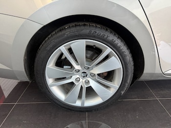 Used Skoda Superb 2017 for sale - 77981553: Photo