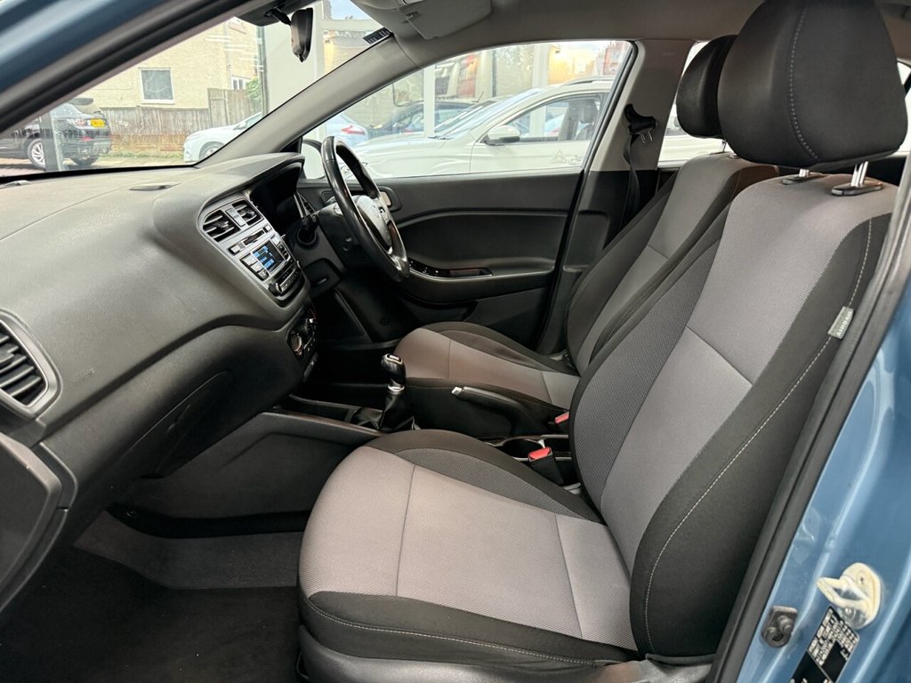 Used Hyundai i20 2018 for sale - 76776685: Photo 15