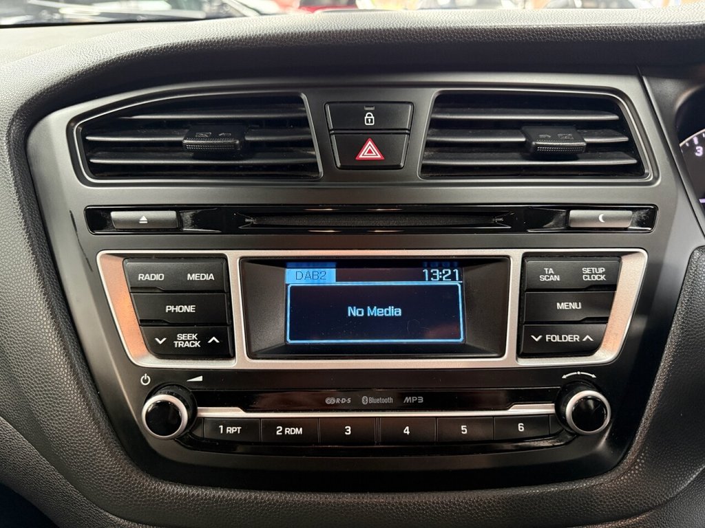 Used Hyundai i20 2018 for sale - 76776685: Photo 32
