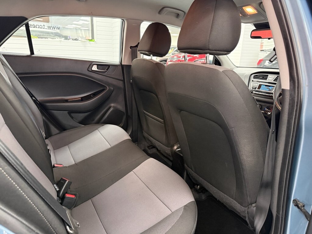 Used Hyundai i20 2018 for sale - 76776685: Photo 4