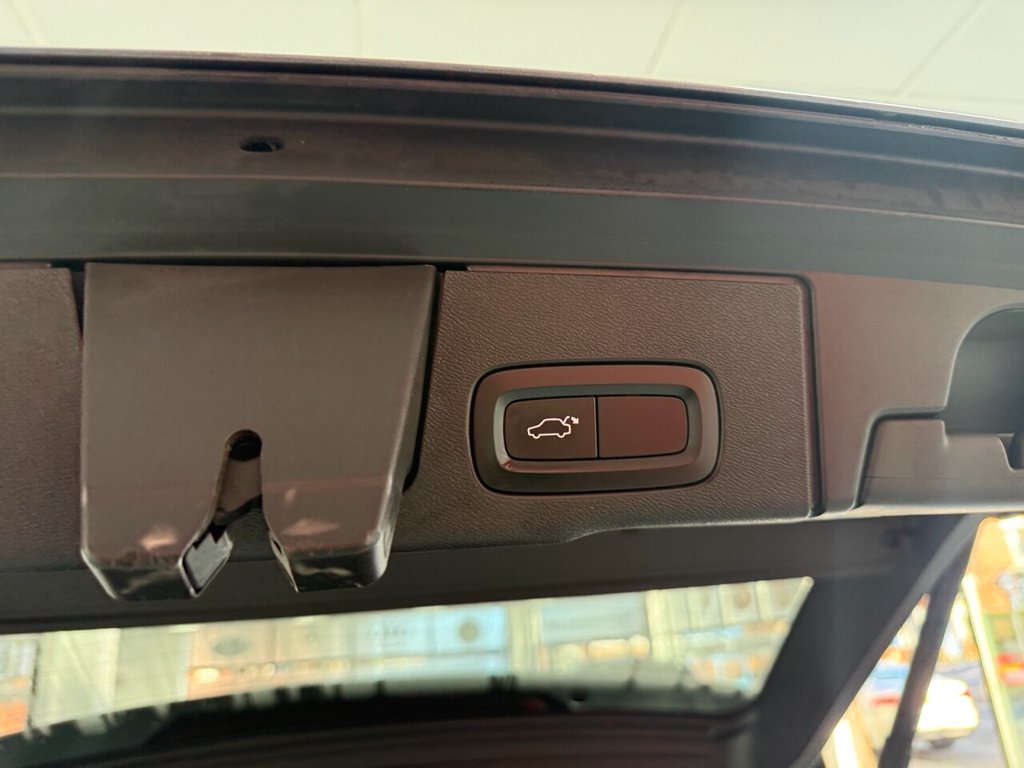 Used Volvo XC60 2018 for sale - 76797857: Photo 16