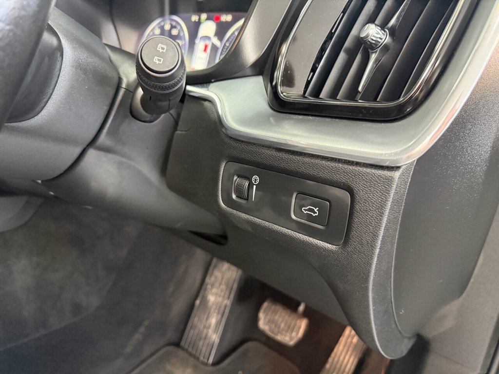 Used Volvo XC60 2018 for sale - 76797857: Photo 31