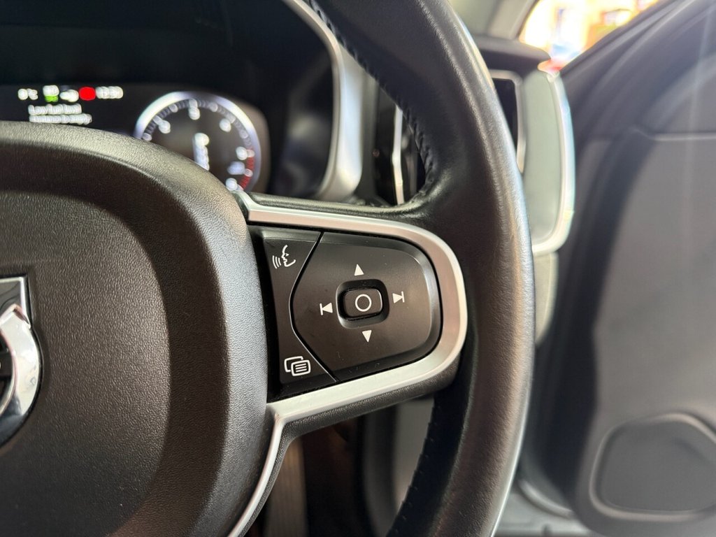 Used Volvo XC60 2018 for sale - 76797857: Photo 32