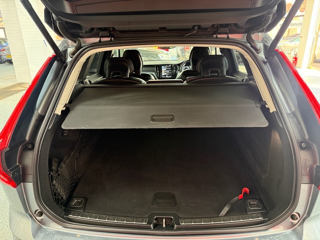 Used Volvo XC60 2018 for sale - 76797857: Photo 8