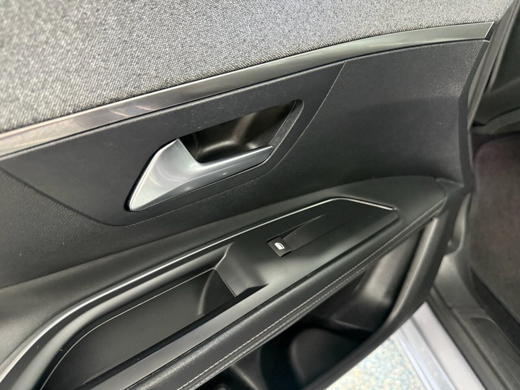 Used Peugeot 3008 2020 for sale - 77748876: Photo 16