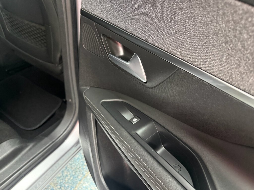 Used Peugeot 3008 2020 for sale - 77748876: Photo 5