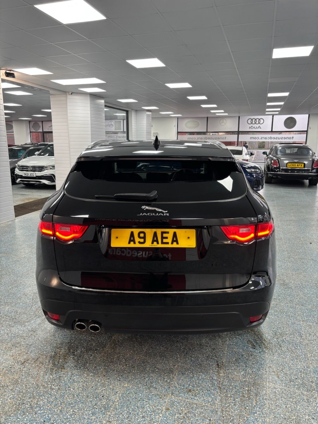 Used Jaguar F-Pace 2017 for sale - 77287644: Photo 6